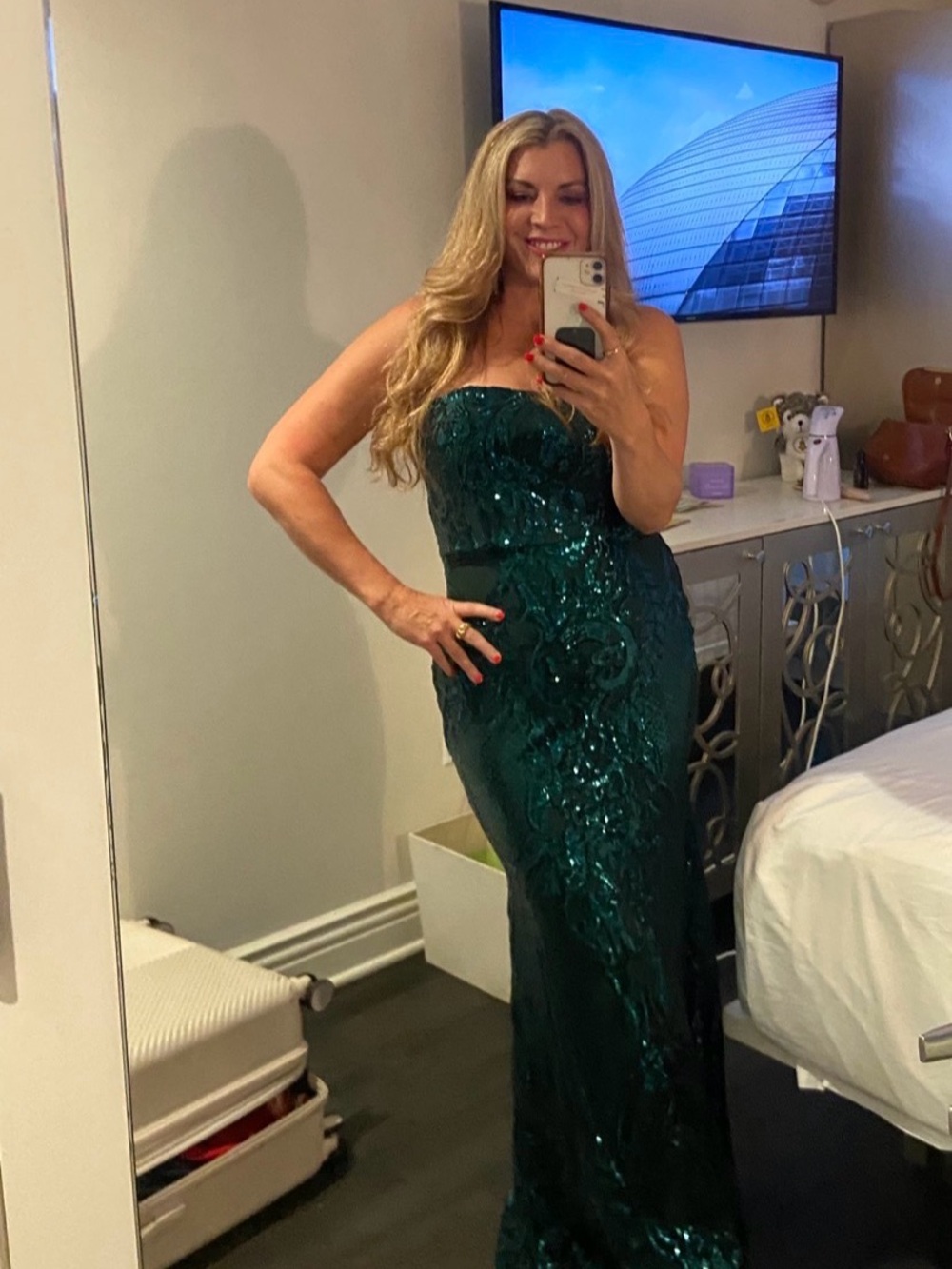 Lulu's Strapless Emerald Sequin Gown